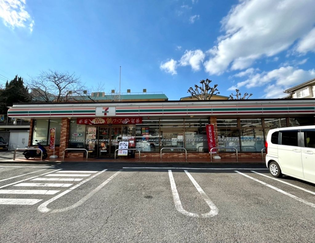 コンビニ　セブンイレブン長崎滑石6丁目店（コンビニ）まで190m