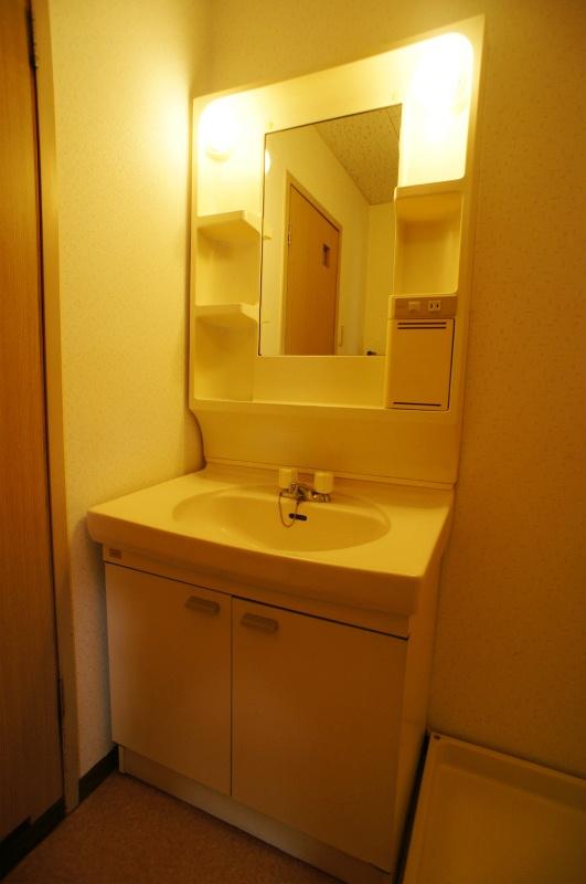 洗面設備　独立洗面台です