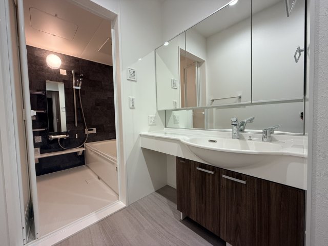 洗面設備　同物件別号室の写真です。
