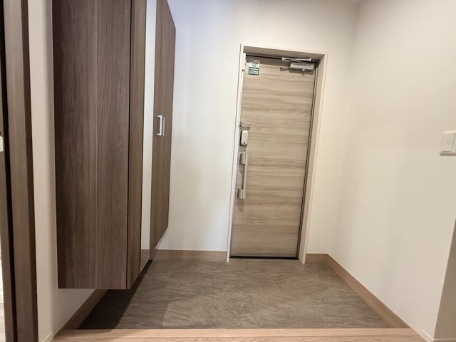 玄関　同物件別号室の写真です。