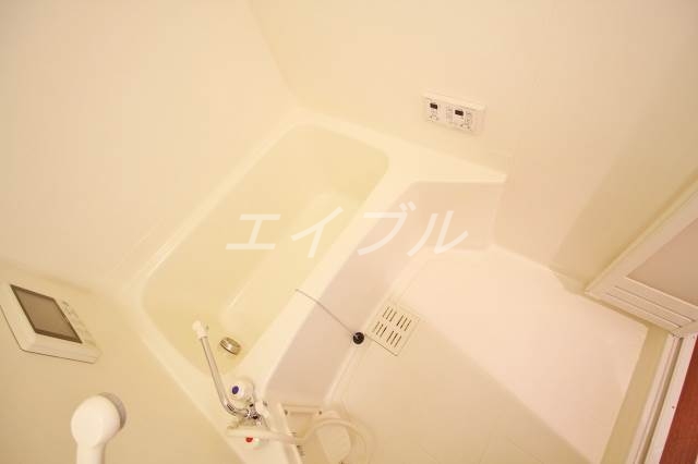 バス・シャワールーム　浴室ＴＶ付きのバスルーム