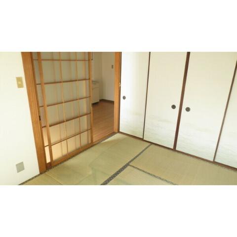 居室・リビング　室内