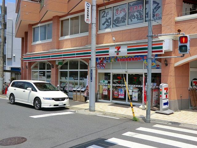 コンビニ　セブンイレブン 朝霞駅東口店（コンビニ）まで605m