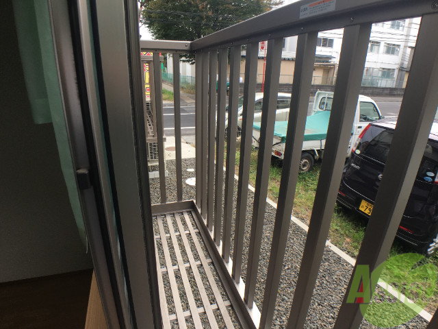 バルコニー　お花なんかをここに飾ってあげたらかわいい感じですね。