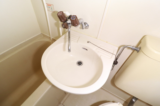 洗面設備　※別号室の写真です。