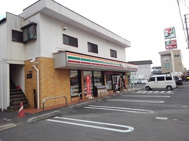 コンビニ　セブンイレブン岡部店（コンビニ）まで650m