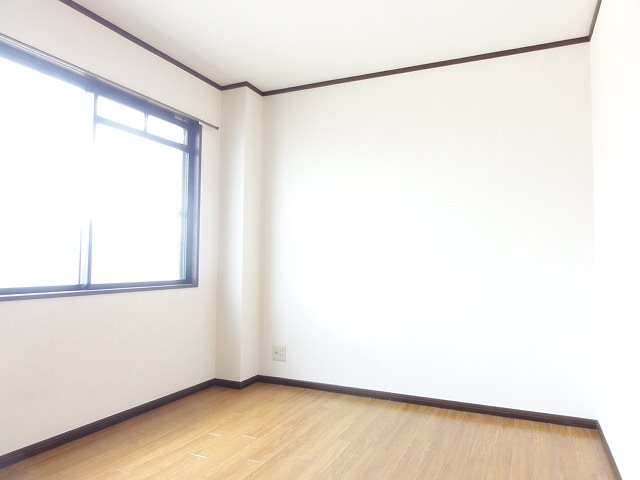 その他部屋・スペース　６帖の洋室です。