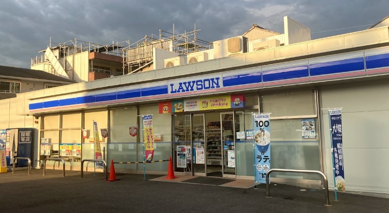 コンビニ　ローソン 昭和区福江一丁目店（コンビニ）まで672m