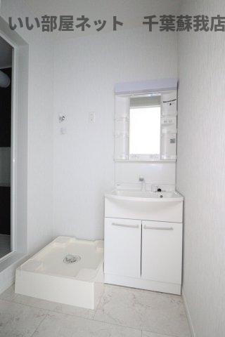 洗面設備　朝の準備に活躍する、洗髪洗面化粧台！