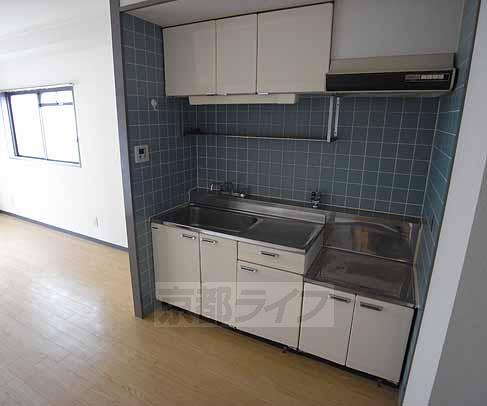 キッチン　調理スペース確保！広々空間・