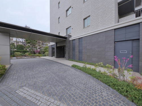 エントランス　エントランス外観　※前回募集時2021年4月撮影