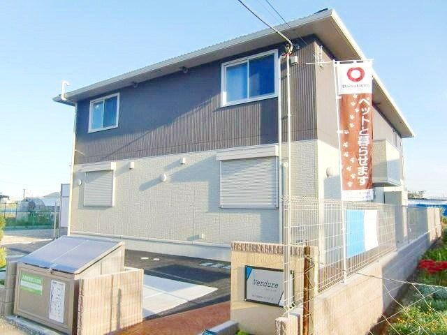 建物外観　ペットと一緒に住めます。うれしいカウンターキッチン。