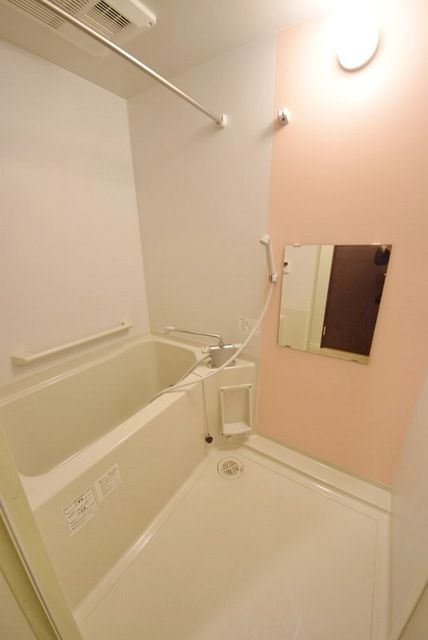 バス・シャワールーム　浴室乾燥機付き