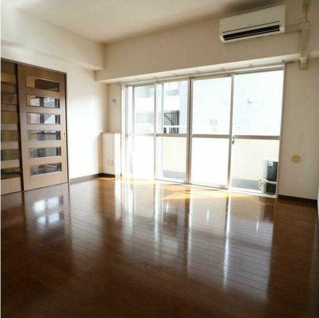 居室・リビング　別室参照（カラータイプが異なる場合があります）