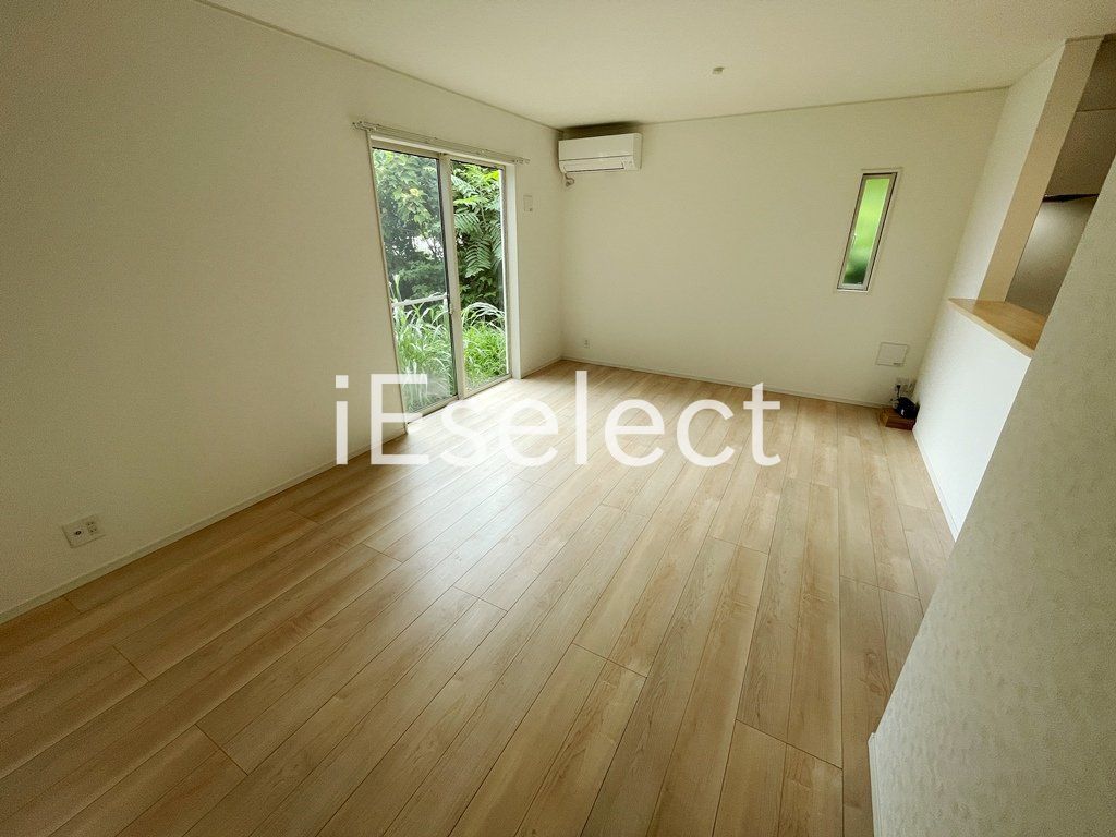 居室・リビング　広々開放的なリビングです♪