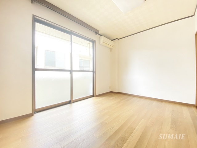 その他部屋・スペース　大きな窓のある居室☆