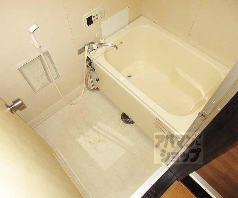 バス・シャワールーム　リラックスできるバスルーム・