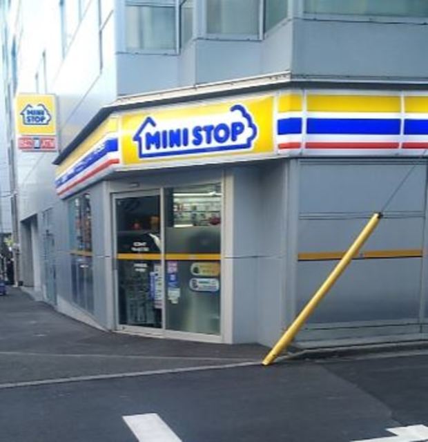コンビニ　ミニストップ千駄ヶ谷3丁目店（コンビニ）まで487m