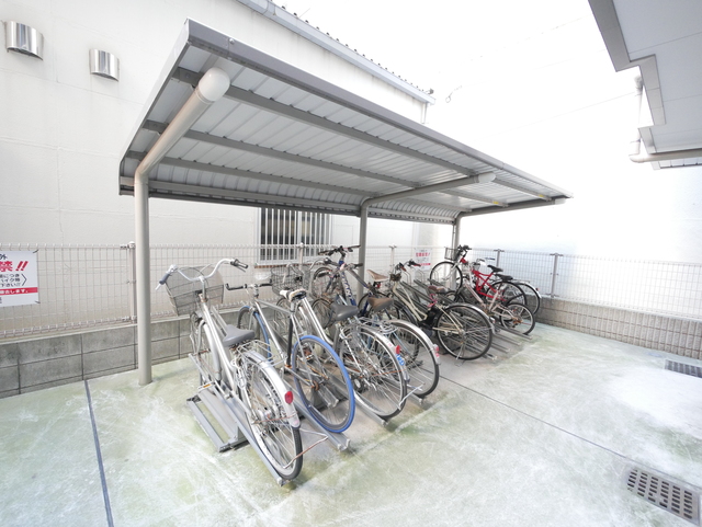 その他共有部分　★屋根付駐輪場もあります★