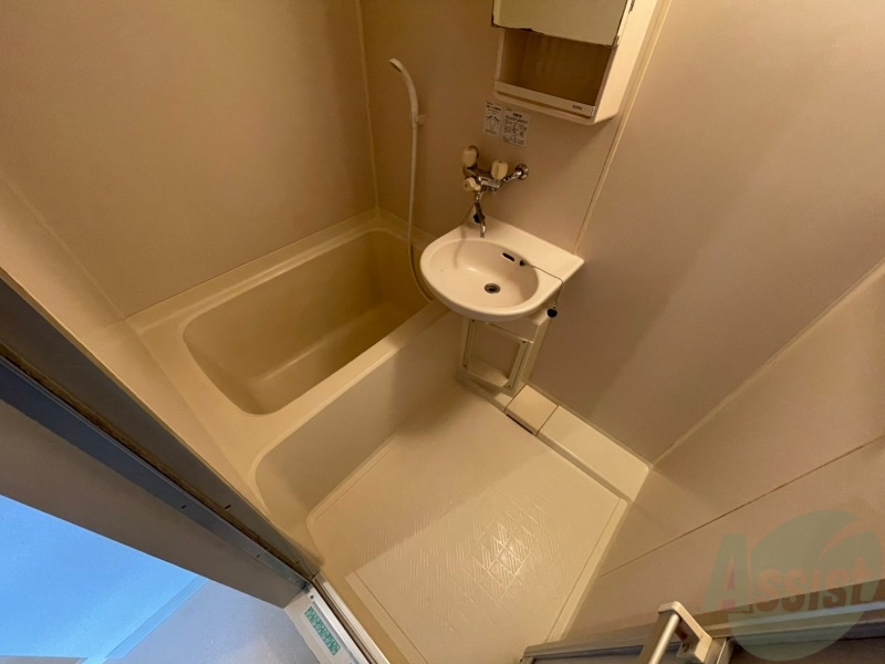 バス・シャワールーム　お風呂になります。一日の疲れを癒してくださいね。