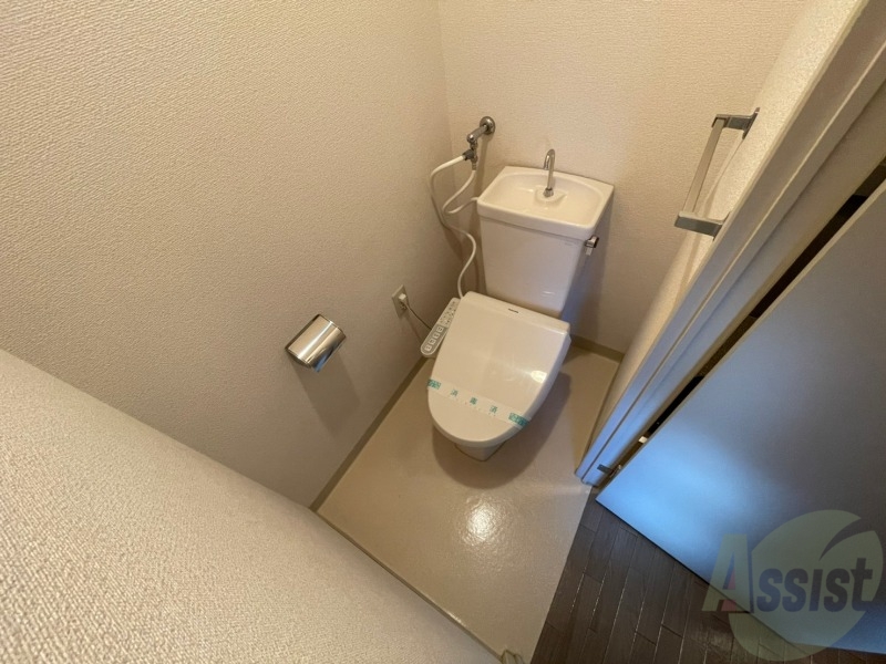 トイレ　ウォシュレット機能がついたトイレ。安心して使用できますね。