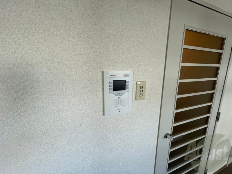 セキュリティ　ＴＶモニター付インターホンです。来客者の顔が見えるので安心！