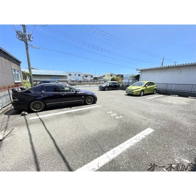 駐車場　駐車場