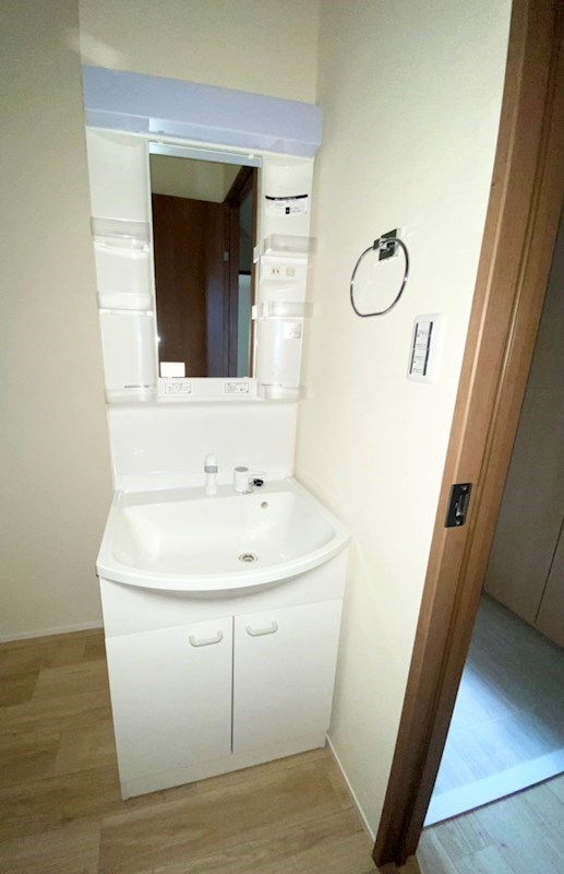 洗面設備　朝に便利な独立洗面台完備♪