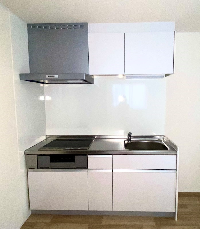 キッチン　グリル付きのシステムキッチン完備♪