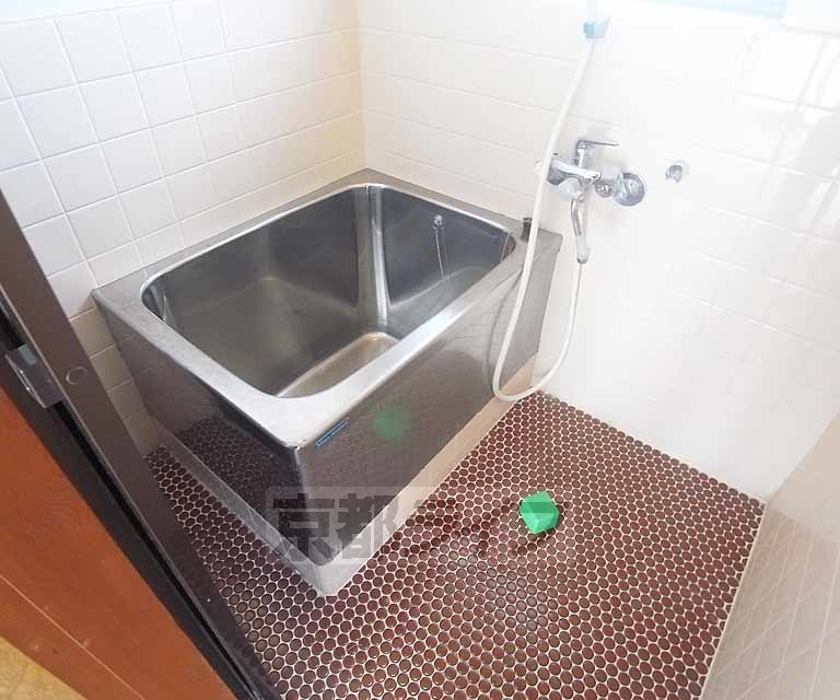 バス・シャワールーム　明るいお風呂です。