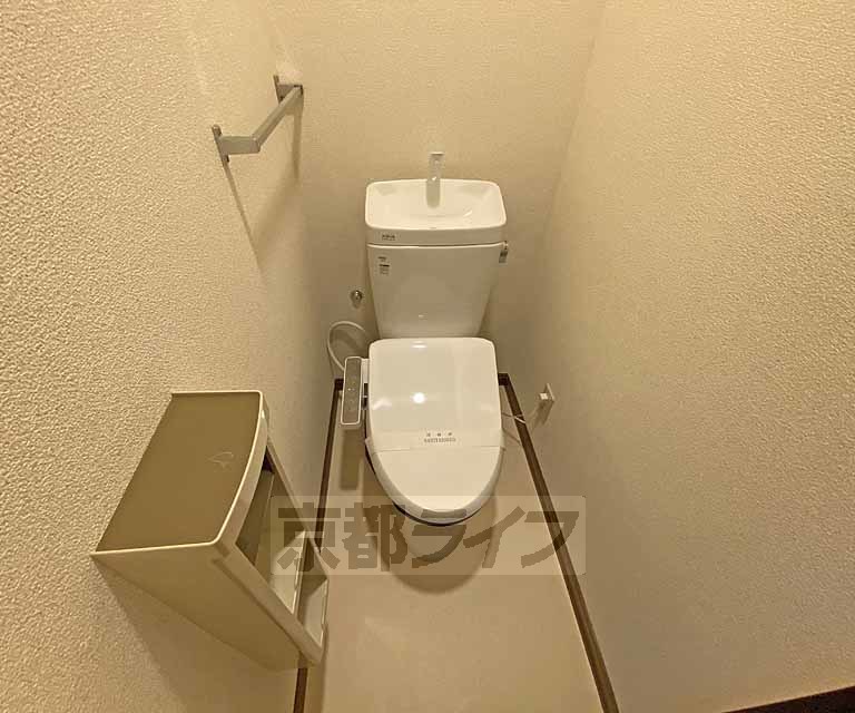 トイレ　洗浄機能付きトイレです。