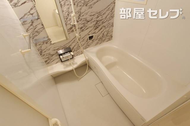 バス・シャワールーム　※１０２号室の写真です（反転タイプ）