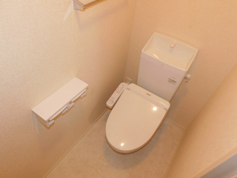 トイレ　温水洗浄便座