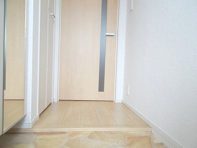 モデルノ1の玄関写真