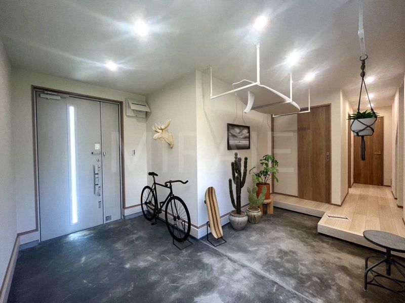 玄関　物件画像