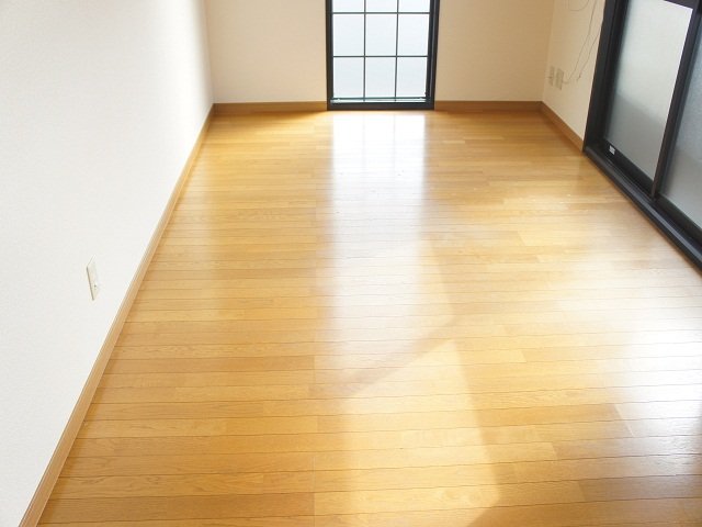 その他設備　南西向きで明るい室内