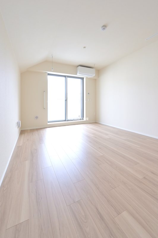 居室・リビング　広い居住スペースでゆとりを持った間取りで健康長寿に配慮した設