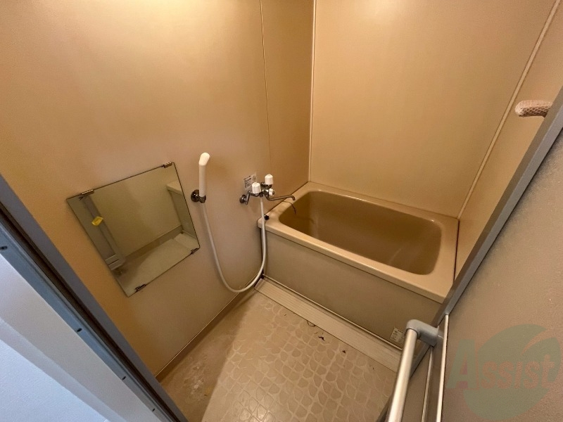 バス・シャワールーム　お風呂になります。一日の疲れを癒してくださいね。