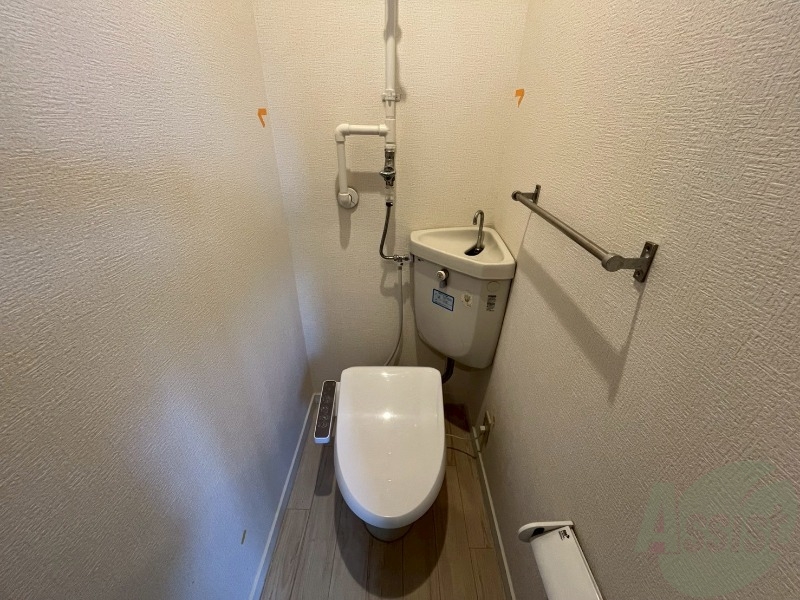 トイレ　ウォシュレット機能がついたトイレ。安心して使用できますね。