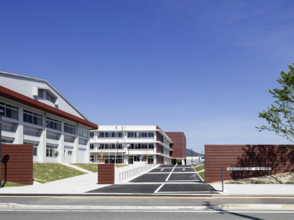 小学校　宮若市立若宮小学校（小学校）まで720m