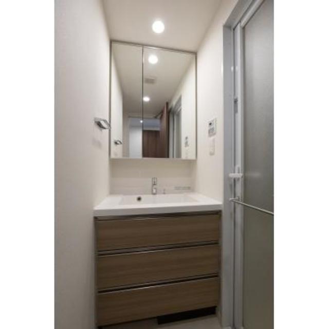 洗面設備　※写真は同タイプ住戸です。