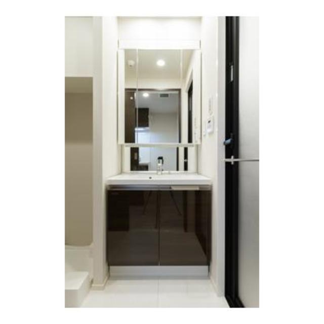 洗面設備　※写真は同タイプ住戸です。