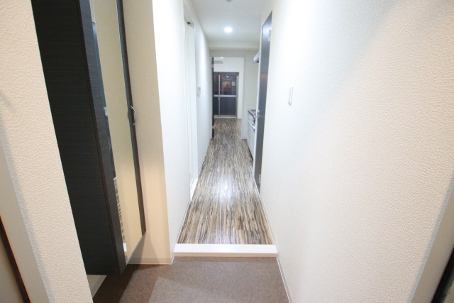 玄関　※別部屋の参考写真のため、現状優先です。