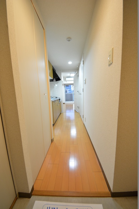 玄関　グラマシー心斎橋東　玄関