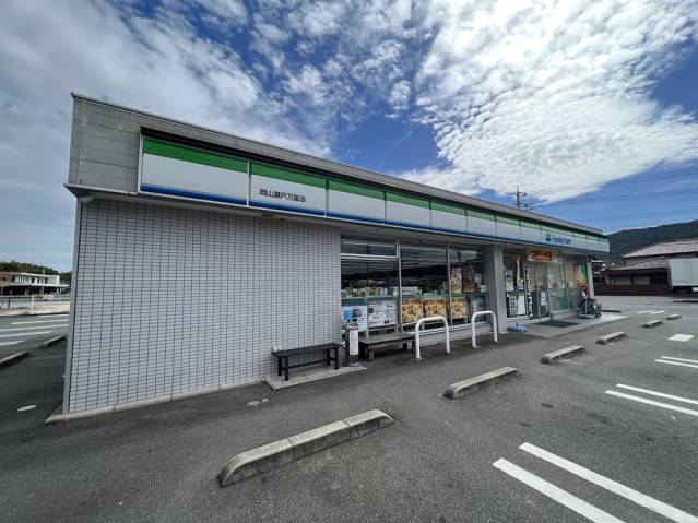 コンビニ　ファミリーマート岡山瀬戸万富店（コンビニ）まで1124m