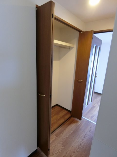 収納　同間取別号室