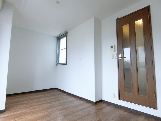 居室・リビング　同間取別号室