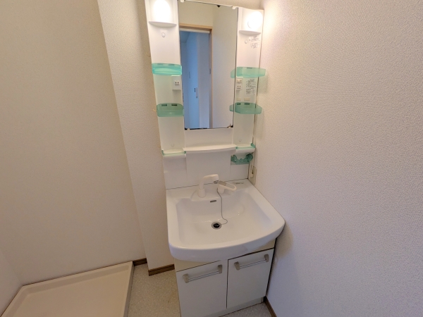 洗面設備　洗濯機スペース