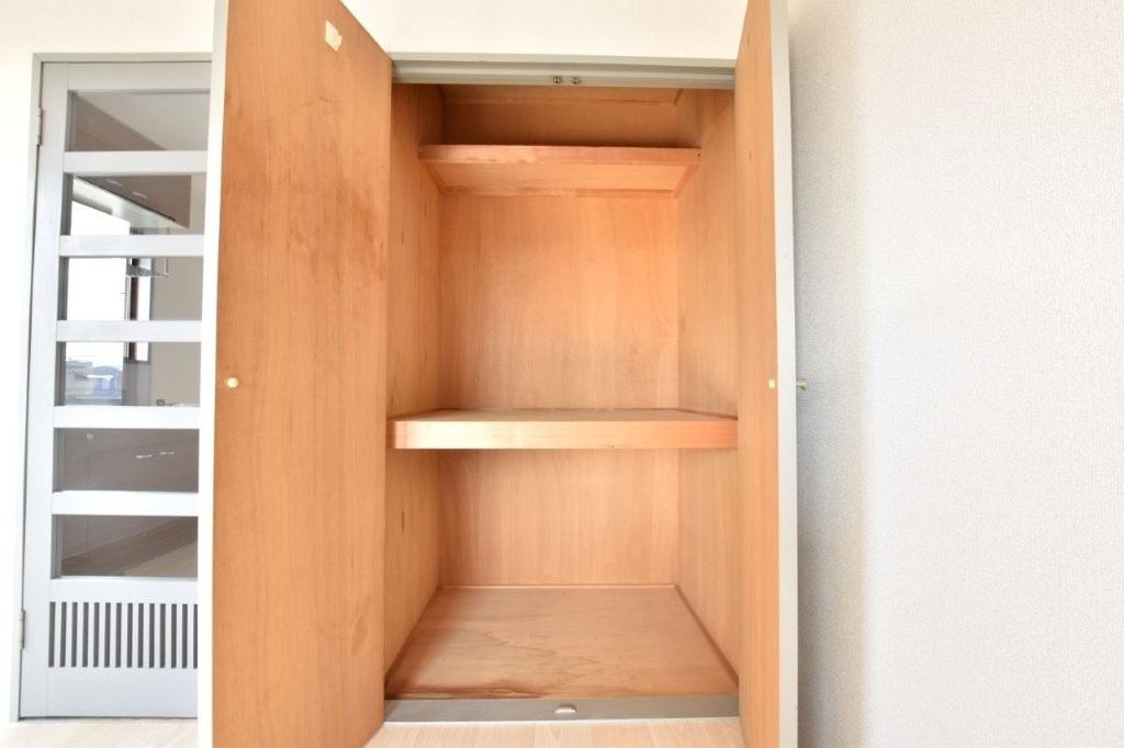 収納　上下段に分かれた収納