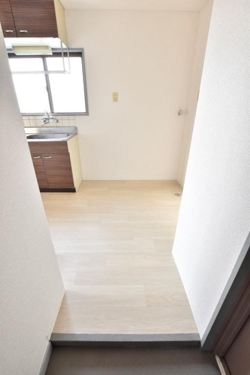 玄関　玄関からの室内